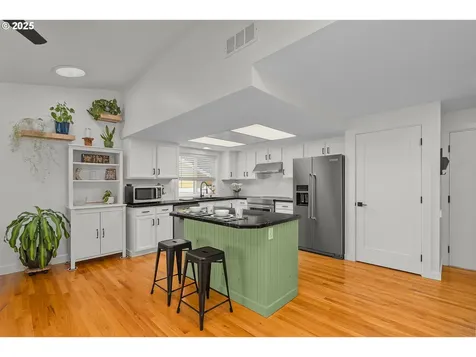 8273 SW Lori Way Beaverton OR 97007