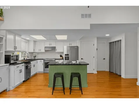 8273 SW Lori Way Beaverton OR 97007