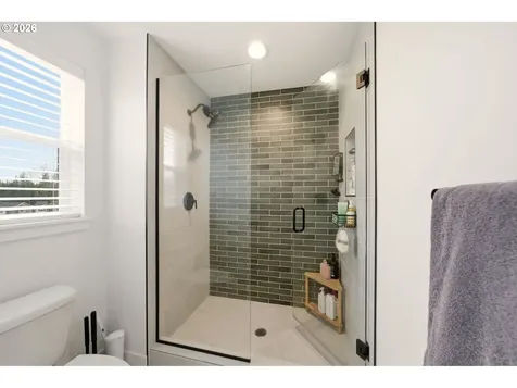 4327 NE 183rd Street Vancouver WA 98686