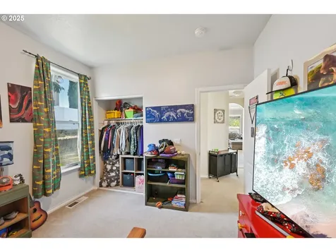 302 NW Elderberry Lane Dallas OR 97338