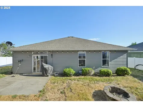 302 NW Elderberry Lane Dallas OR 97338