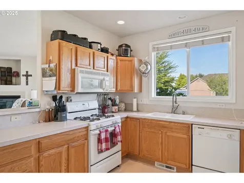 302 NW Elderberry Lane Dallas OR 97338