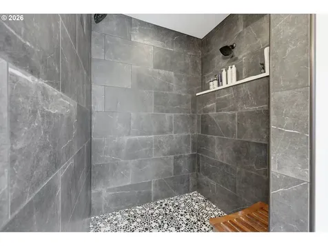 7009 NE 74th Avenue Vancouver WA 98662