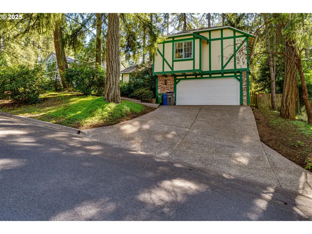 1700 Cameo Drive Eugene OR 97405
