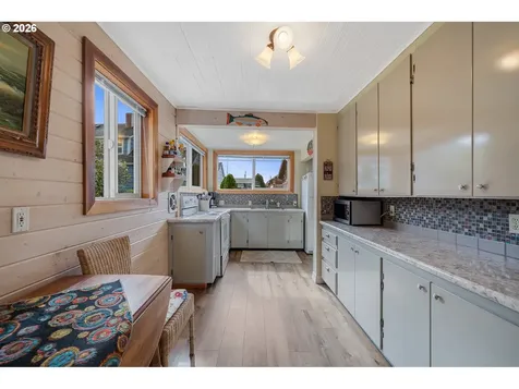 353 S Anchor Street Rockaway Beach OR 97136