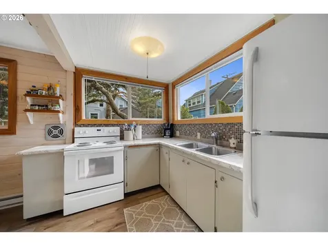 353 S Anchor Street Rockaway Beach OR 97136