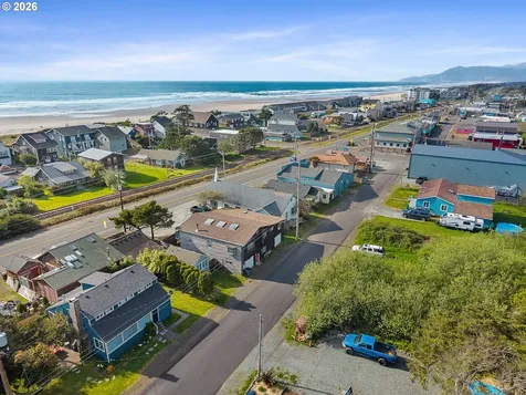 353 S Anchor Street Rockaway Beach OR 97136