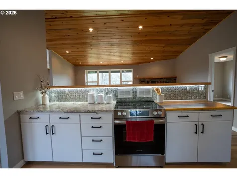 37075 Camp Creek Road Springfield OR 97478