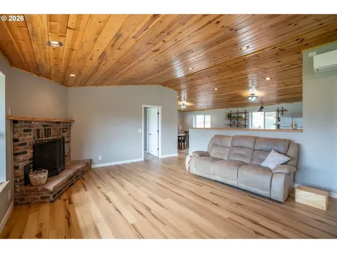 37075 Camp Creek Road Springfield OR 97478