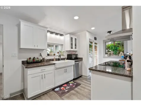 409 Del Monte Avenue Tillamook OR 97141