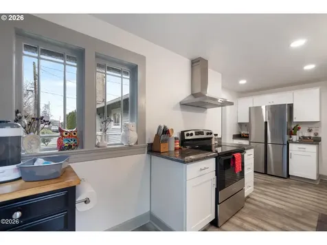 409 Del Monte Avenue Tillamook OR 97141