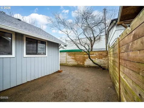409 Del Monte Avenue Tillamook OR 97141