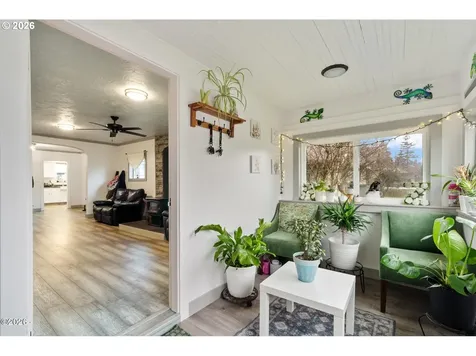 409 Del Monte Avenue Tillamook OR 97141