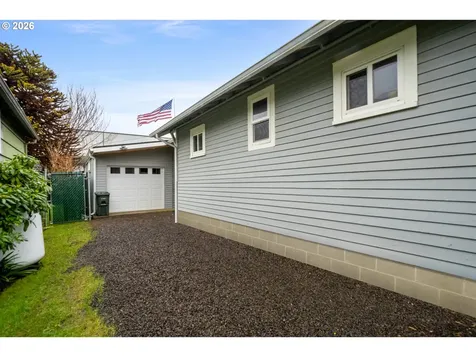 409 Del Monte Avenue Tillamook OR 97141