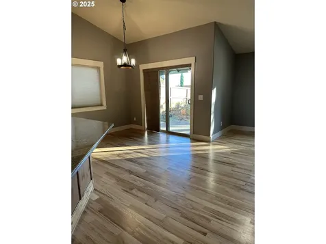 403 NE Holiday Avenue Dallas OR 97338