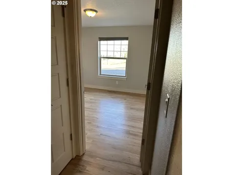 403 NE Holiday Avenue Dallas OR 97338