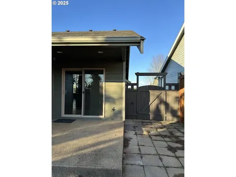 403 NE Holiday Avenue Dallas OR 97338
