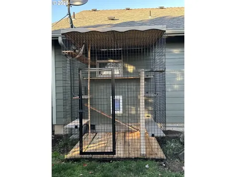 403 NE Holiday Avenue Dallas OR 97338