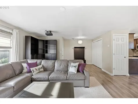 7920 SW Fanno Creek Drive Tigard OR 97224