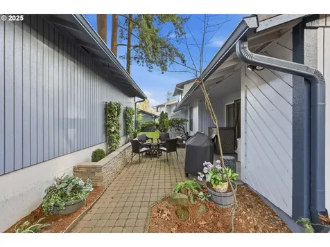 7920 SW Fanno Creek Drive Tigard OR 97224