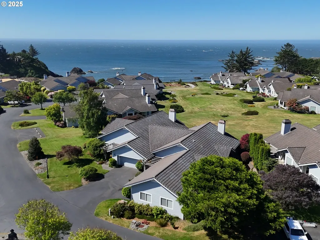 210 Schooner Bay Drive Brookings OR 97415