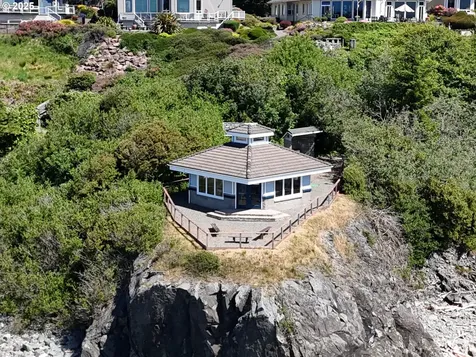 210 Schooner Bay Drive Brookings OR 97415