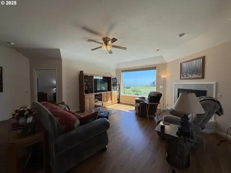 210 Schooner Bay Drive Brookings OR 97415