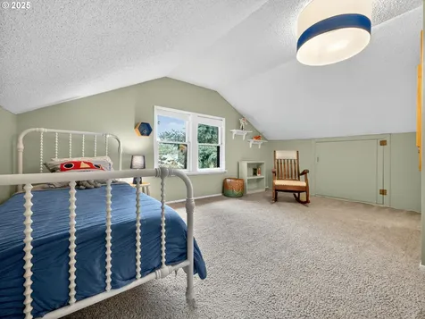 5028 SE Long Street Portland OR 97206