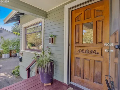 5028 SE Long Street Portland OR 97206