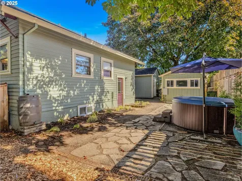 5028 SE Long Street Portland OR 97206