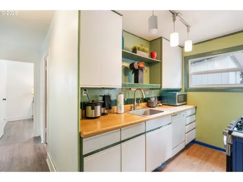 11870 SW 13th Street Beaverton OR 97005