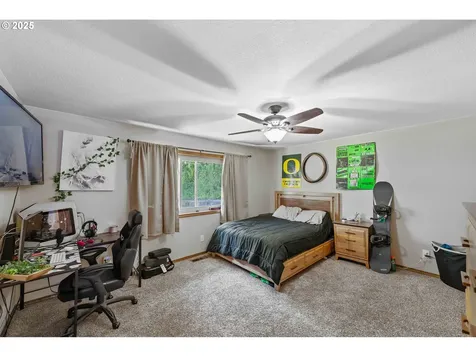 2144 Hamilton Street North Bend OR 97459