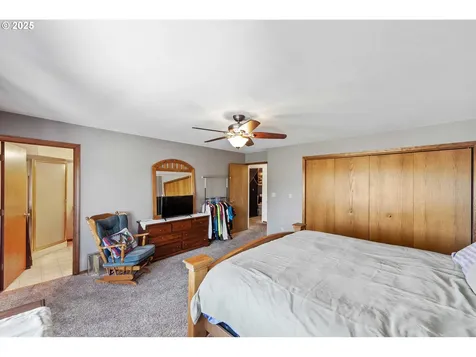 2144 Hamilton Street North Bend OR 97459