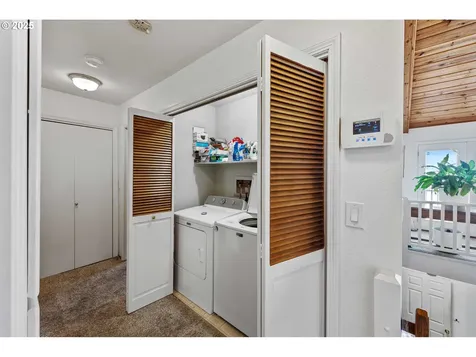 2144 Hamilton Street North Bend OR 97459