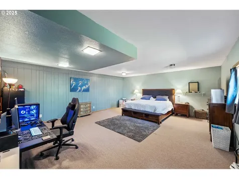2144 Hamilton Street North Bend OR 97459