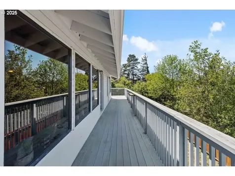 2144 Hamilton Street North Bend OR 97459