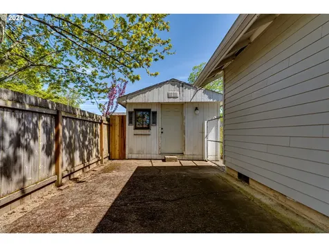 3689 Byron Street Eugene OR 97404
