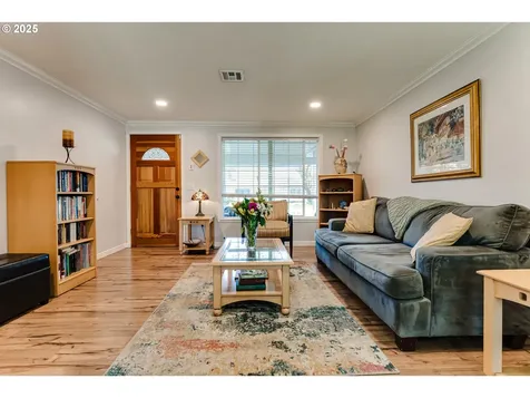 3689 Byron Street Eugene OR 97404