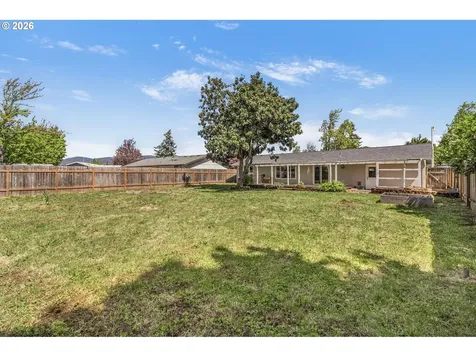 1758 Rainbow Drive Springfield OR 97477