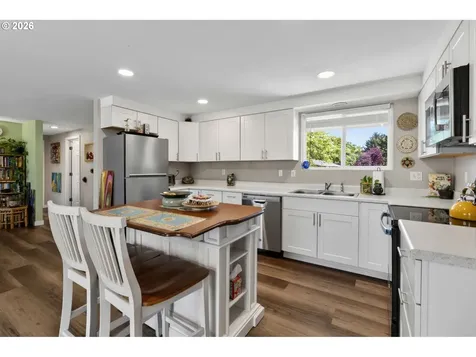 1758 Rainbow Drive Springfield OR 97477