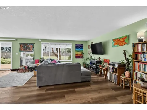 1758 Rainbow Drive Springfield OR 97477