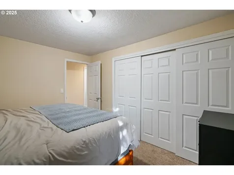 10014 NE 76th Circle Vancouver WA 98662