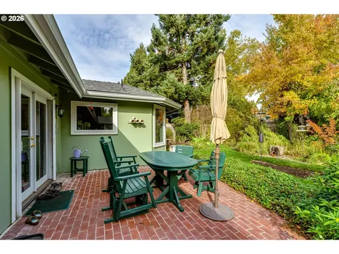 555 Stonegate Street Eugene OR 97401