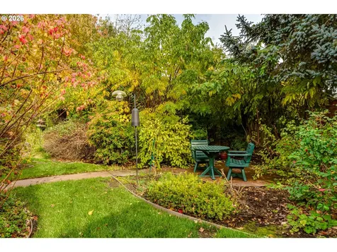 555 Stonegate Street Eugene OR 97401
