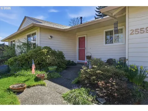 2559 S Dogwood Terrace Cornelius OR 97113