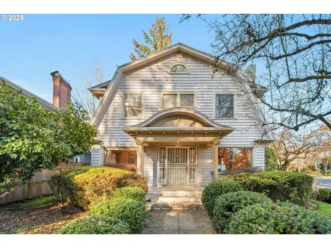 3845 SE Ankeny Street Portland OR 97214