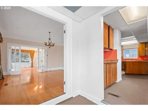 3845 SE Ankeny Street Portland OR 97214