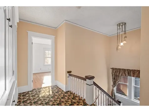 3845 SE Ankeny Street Portland OR 97214