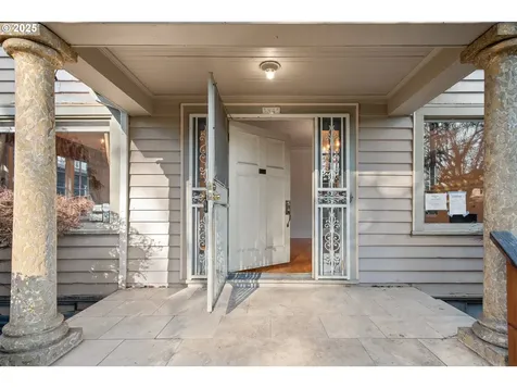 3845 SE Ankeny Street Portland OR 97214
