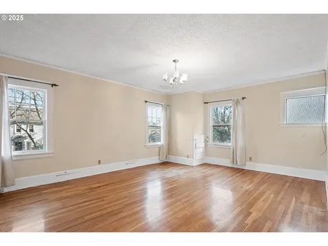 3845 SE Ankeny Street Portland OR 97214
